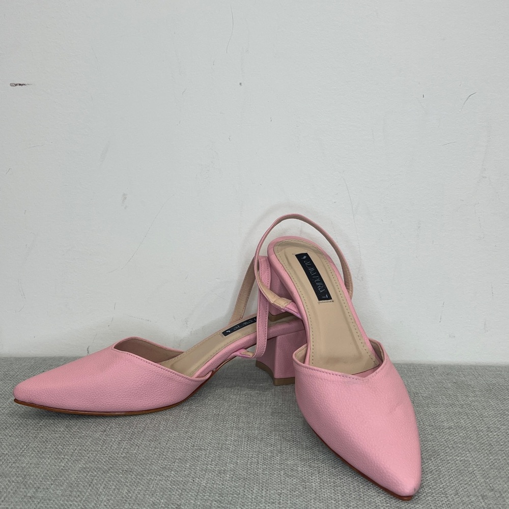 Source Unknown Pink Minimalist Heels